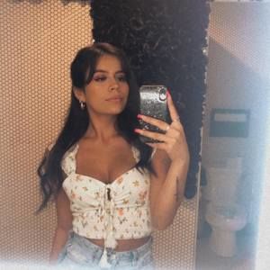 Meet your Posher, Estefania